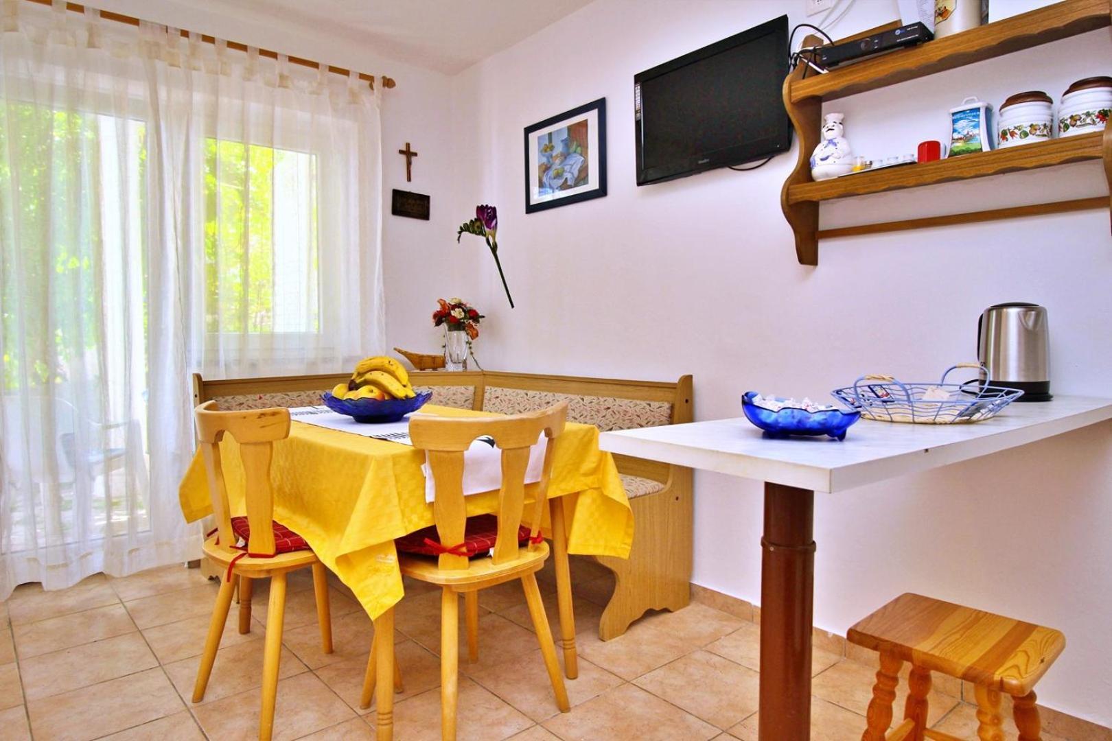 Apartments Zlatica Šilo Exteriör bild